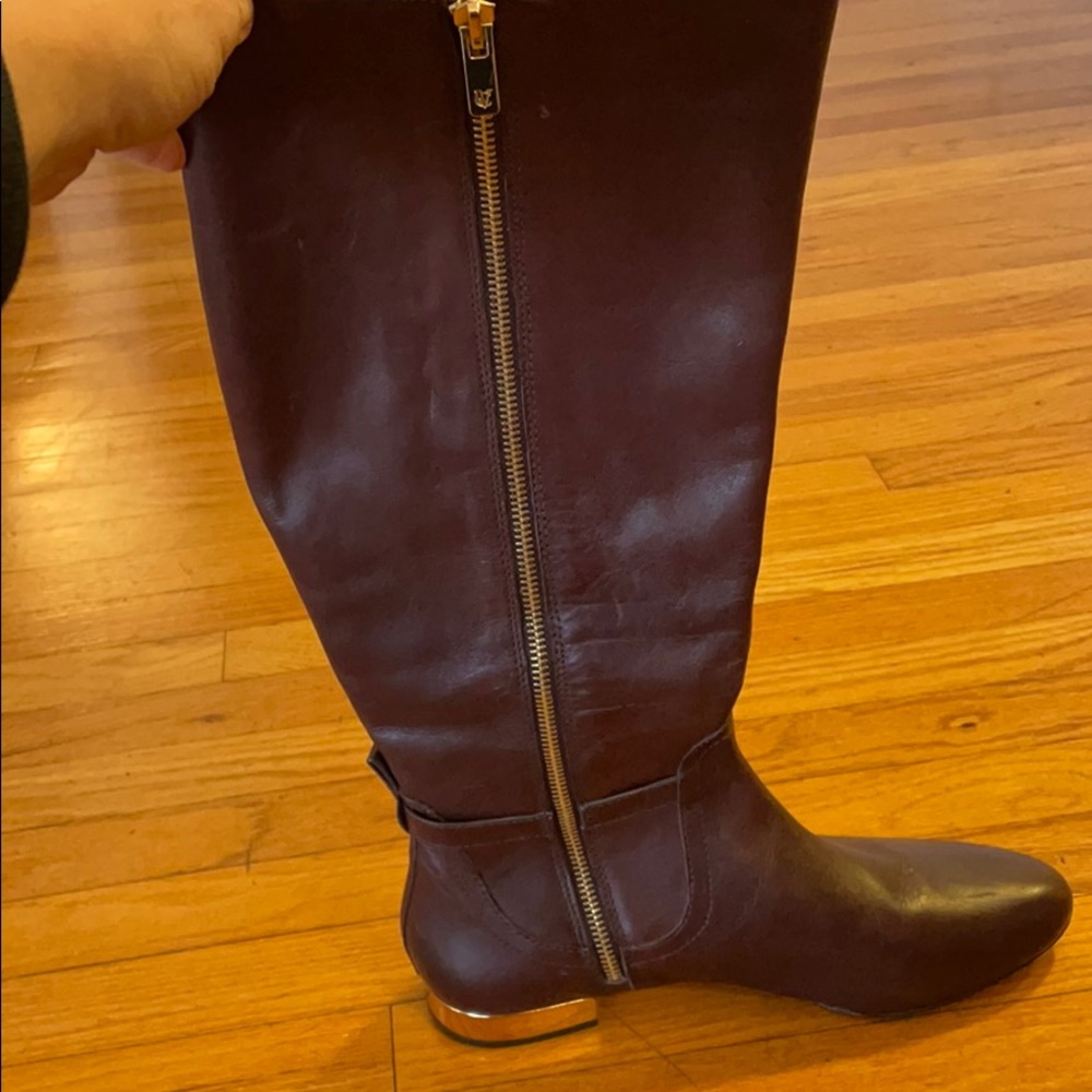 NWT Vero Cuio Boots with Gold Heel